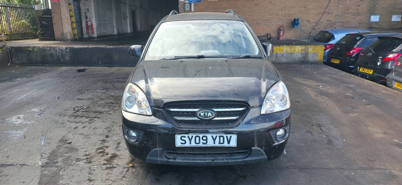 Kia Carens 2 FG 2008 - фото №1