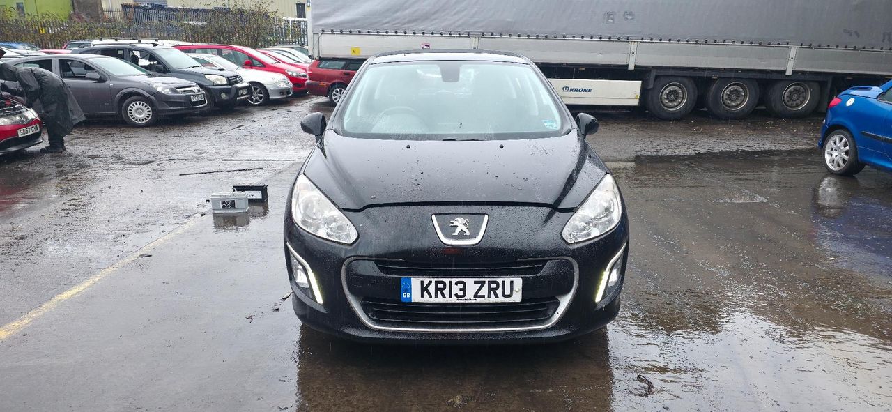 Peugeot 308 рест. 2013 - фото №1