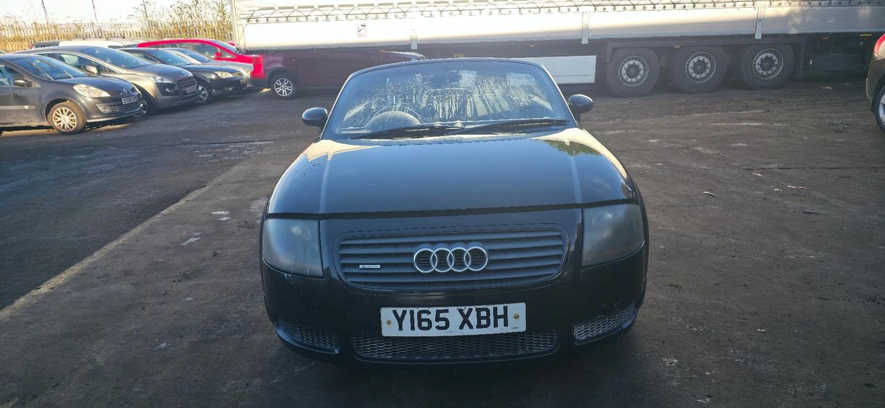 Audi TT 8N 2001 - фото №1