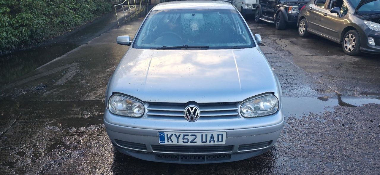 Volkswagen Golf 4 2002 - фото №1