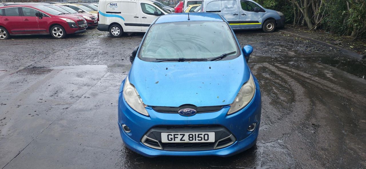 Ford Fiesta 6 2010 - фото №1