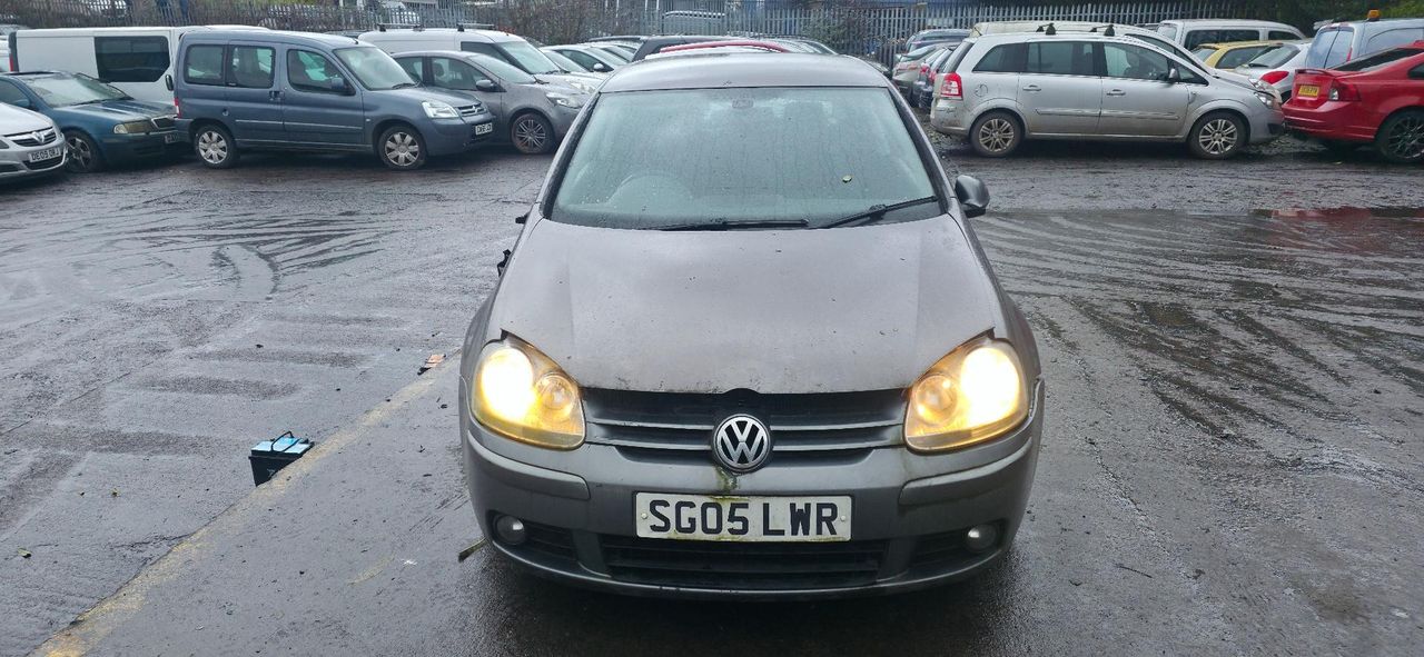 Volkswagen Golf 5 2005 - фото №1