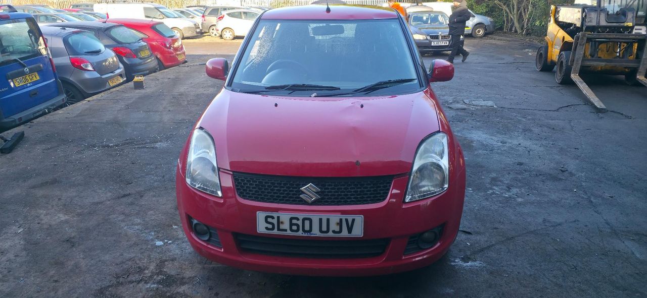 Suzuki Swift 3 2010 - фото №1