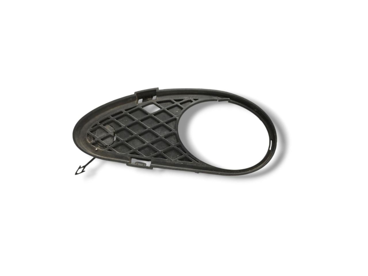 решётка бампера боковая левая Mercedes-Benz C-Класс W203/S203/CL203 W203 2003, 1.8 л., Kompr, M 271.946, бензин, 6МКПП, schwarz / 040, седан, задний привод, правый руль, A2038850523