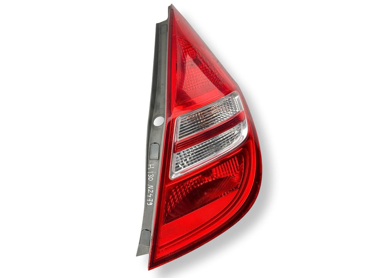 фонарь задний правый Hyundai i30 1 поколение FD 2009, 1.4 л., MPI, G4FA, бензин, 5МКПП, crystal white / 7f, хетчбэк 5 дв., передний привод, правый руль, 92402-2L010 - фото №1
