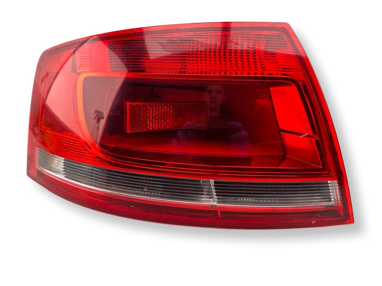 фонарь задний левый Audi A4 B7 2008, 2.0 л., TDi PD, BRE, дизель, 6МКПП, кабриолет, передний привод, правый руль, 8H0945095D