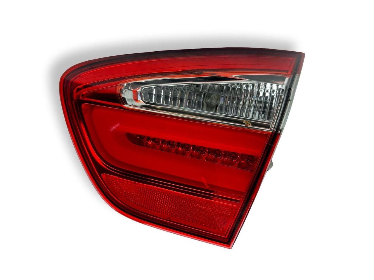 фонарь крышки багажника правый Kia Rio 3 поколение JB 2013, 1.2 л., i, G4LA, бензин, 5МКПП, хетчбэк 5 дв., передний привод, правый руль, 92404-1W200 - фото №1