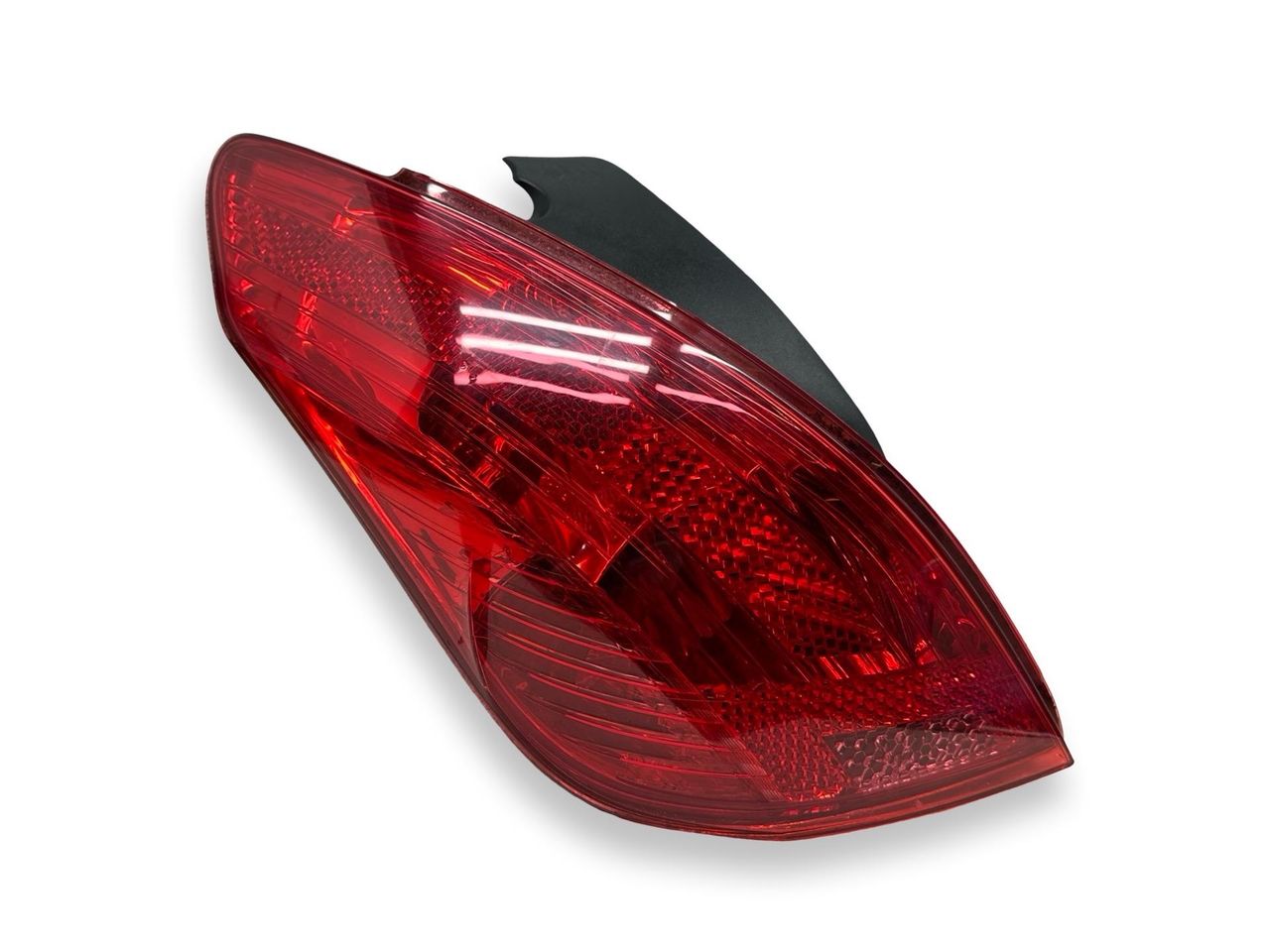 фонарь задний левый Peugeot 308 T7 2008, 1.6 л., i, 5FW (EP6), бензин, 5МКПП, хетчбэк 5 дв., передний привод, правый руль, 9680425980 - фото №1