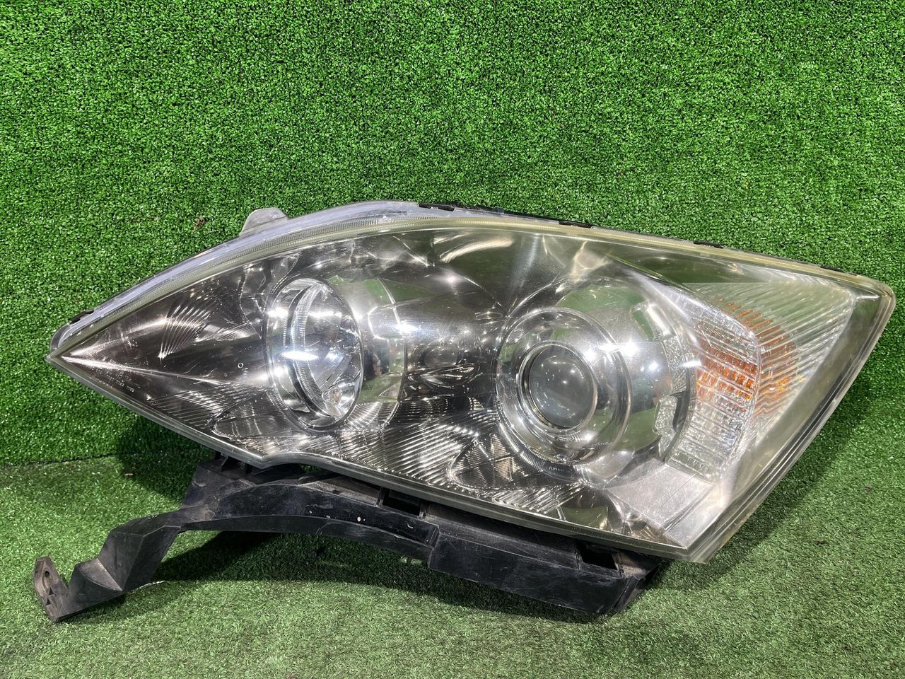 Фара галоген левая Honda CR-V 3 поколение RE6 2008, 2.2 л., cTDi, N22A2, дизель, 6МКПП, sparkle gray / nh684p, внедорожник 5 дв., полный привод, правый руль, 33150-SWW-E0 - фото №1