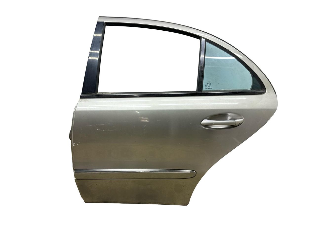 дверь задняя левая Mercedes-Benz E-Класс W211/S211 2005, 2.2 л., CDi, дизель, АКПП, prata brilhante / 744, седан, задний привод, правый руль, A2117300105 - фото №1