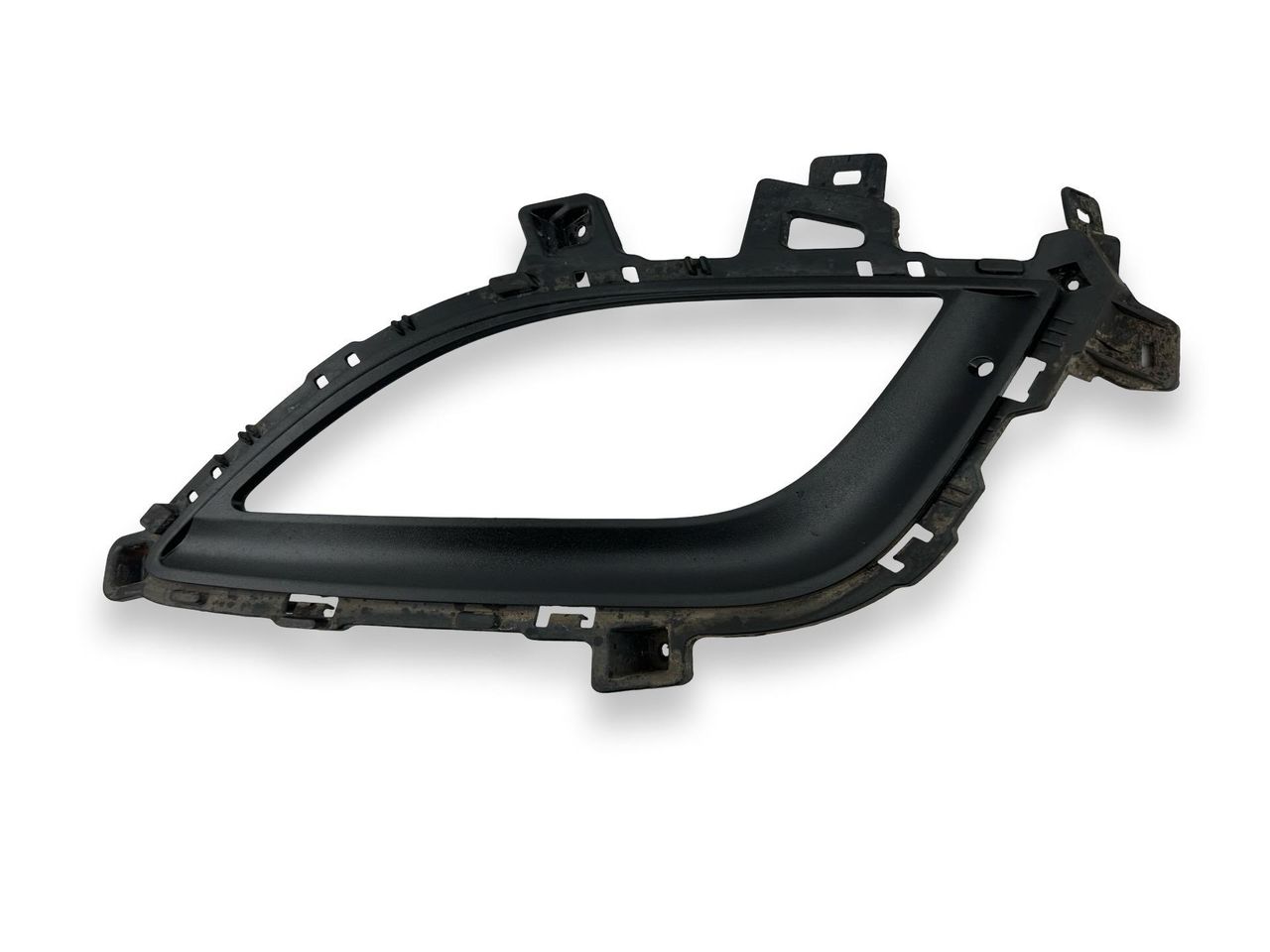 рамка фары противотуманной левой Hyundai i30 GD 2014, 1.6 л., CRDi, D4FB, дизель, 6МКПП, sleek silver / rah, хетчбэк 5 дв., передний привод, правый руль, 86563-A6030 - фото №1