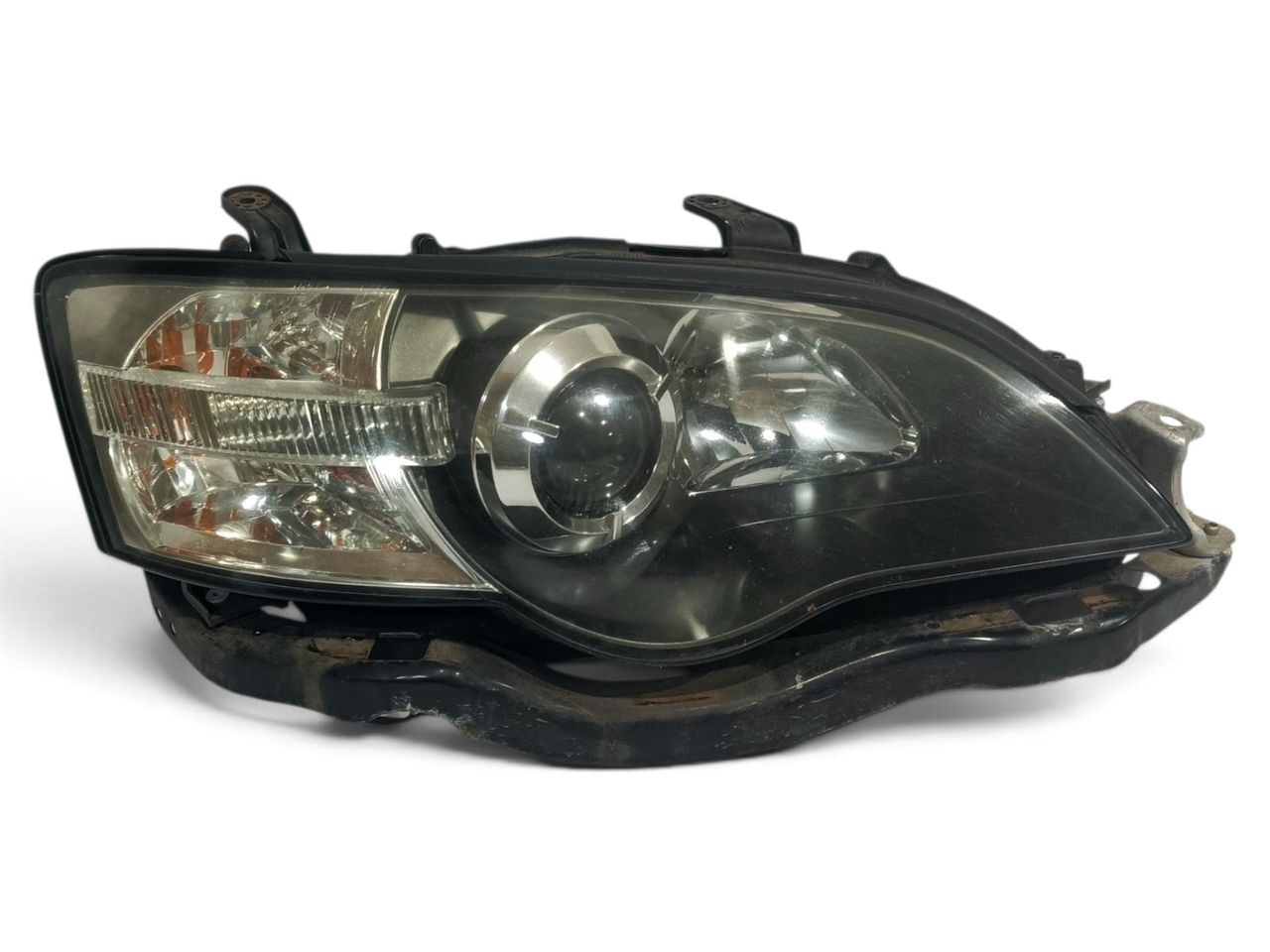 Фара галоген правая Subaru Legacy 4 поколение BP 2006, 2.0 л., i, EJ204, бензин, 5МКПП, pure silver / 39d, универсал, полный привод, правый руль, 84001-AG722 - фото №1