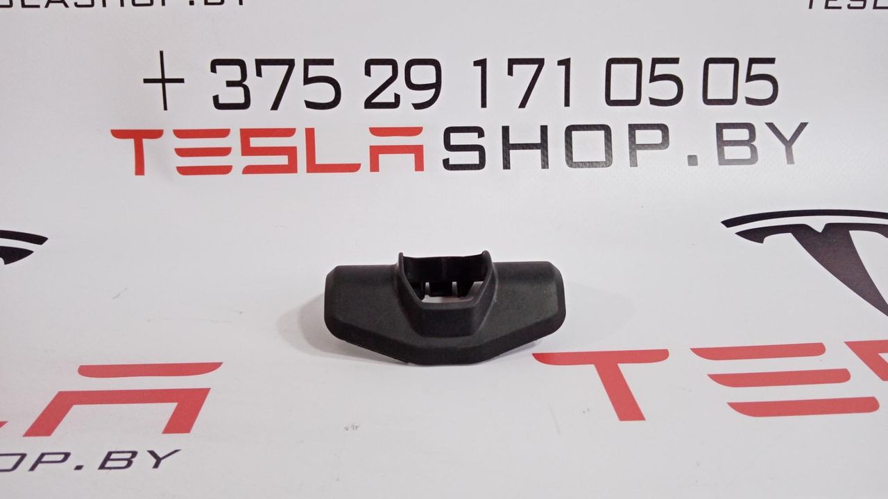Уплотнитель ограничителя двери передней левой/правой Tesla Model 3 1 поколение 2019, 1101580-00-E - фото №1