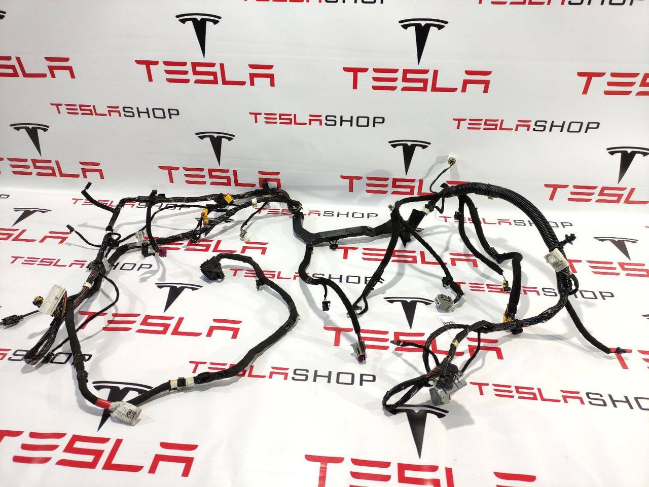 Электропроводка центральной панели Tesla Model Y 1 поколение 2020, 1489040-04-C