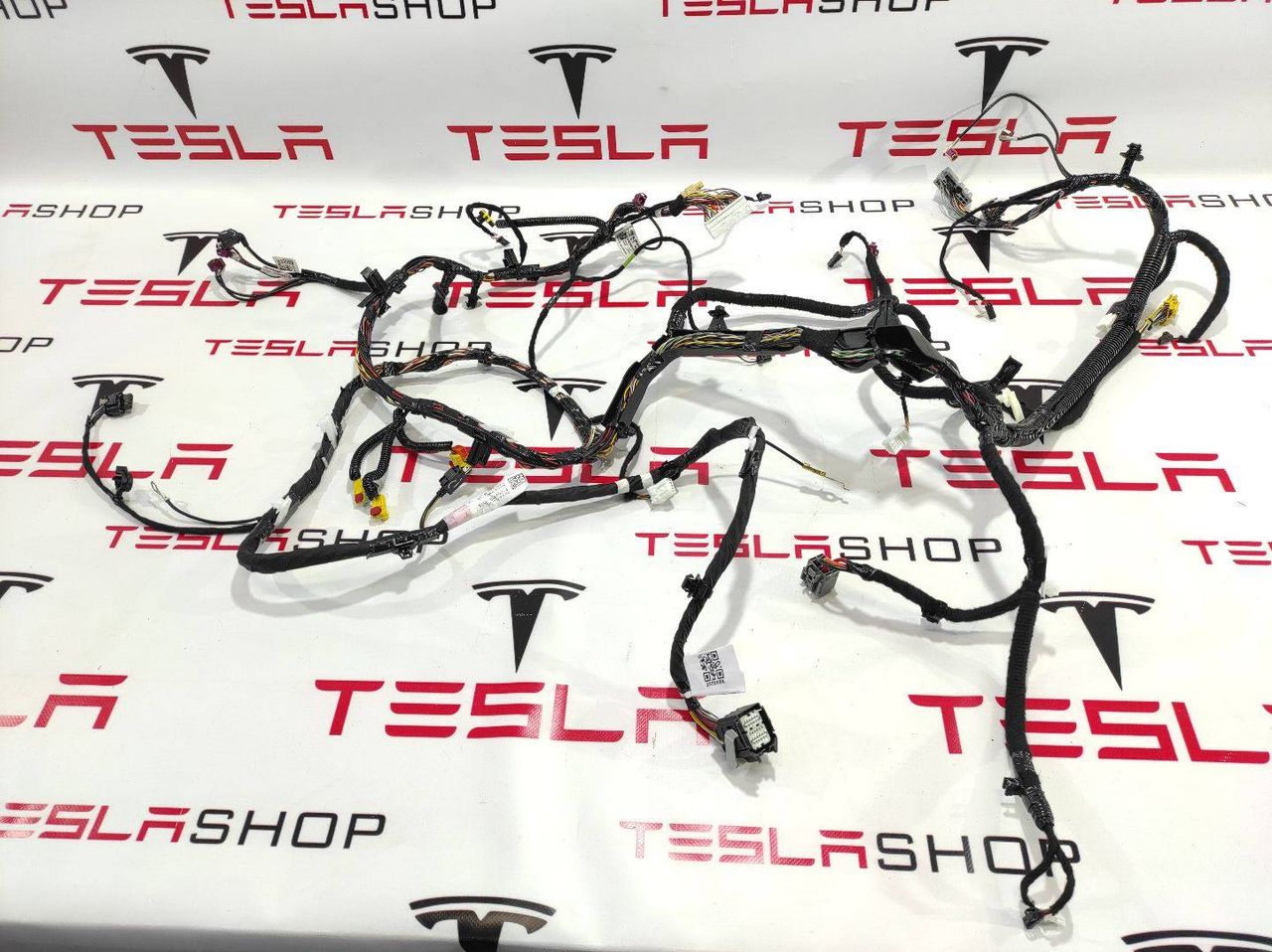 Электропроводка центральной панели Tesla Model 3 1 поколение 2018, 1067960-00-D