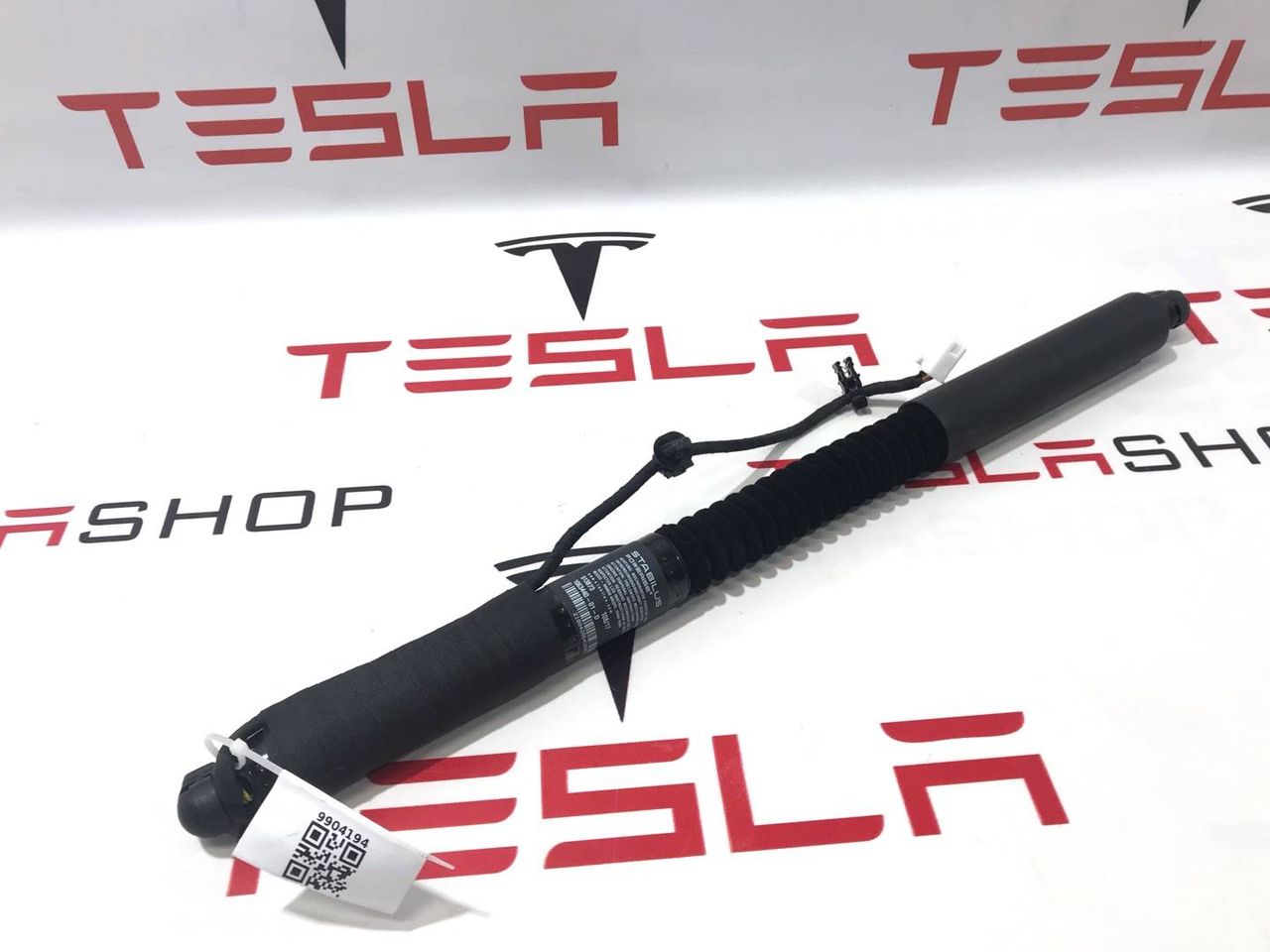 Амортизатор электрический подъемной задней двери Tesla Model X 1 поколение 2017, 1063440-01-D - фото №1