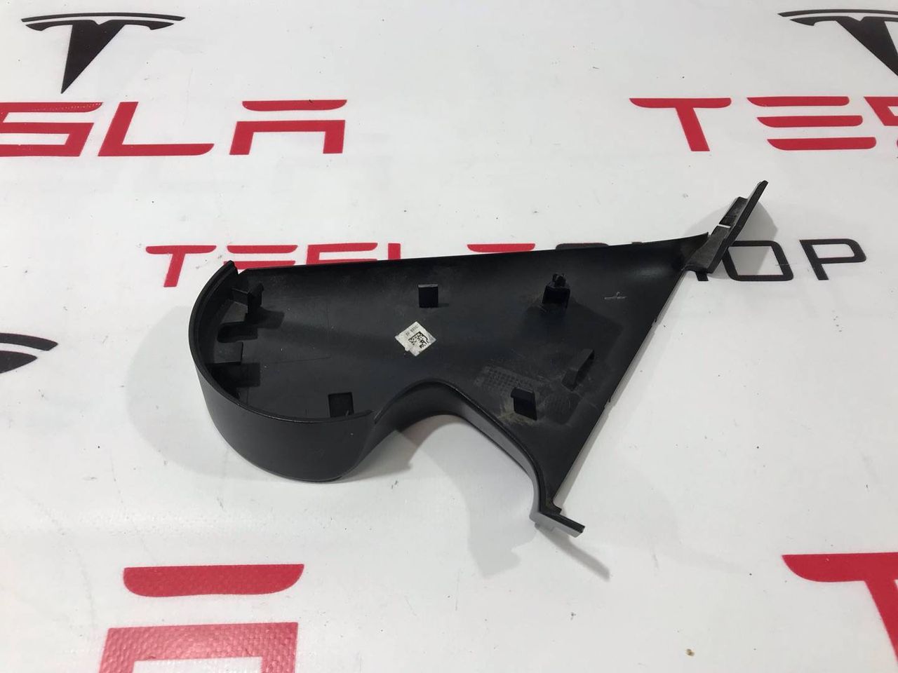 Накладка зеркала наружного нижняя Tesla Model Y 1 поколение 2020, 1495587-00-C, 2529.3023 - фото №1