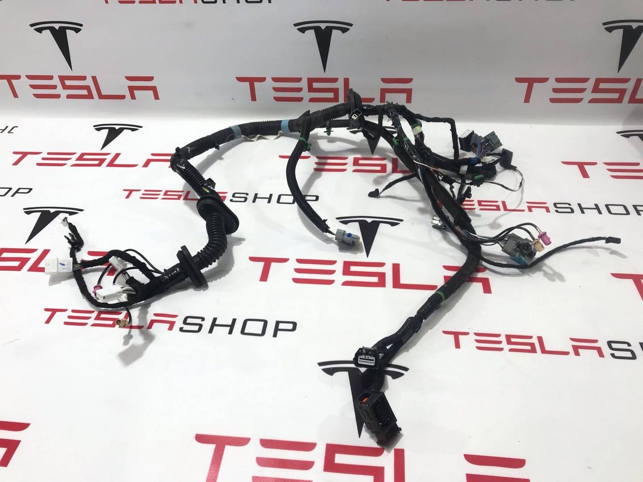 Электропроводка двери Tesla Model S 1 поколение 2013, 1004424-00-P - фото №1