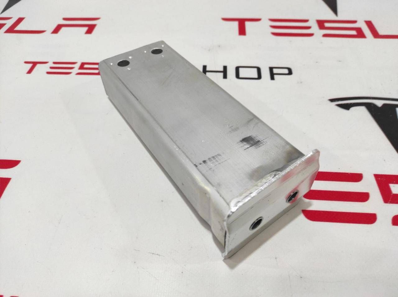 Стакан подрамника переднего Tesla Model 3 1 поколение 2021, 1109193-00-B - фото №1