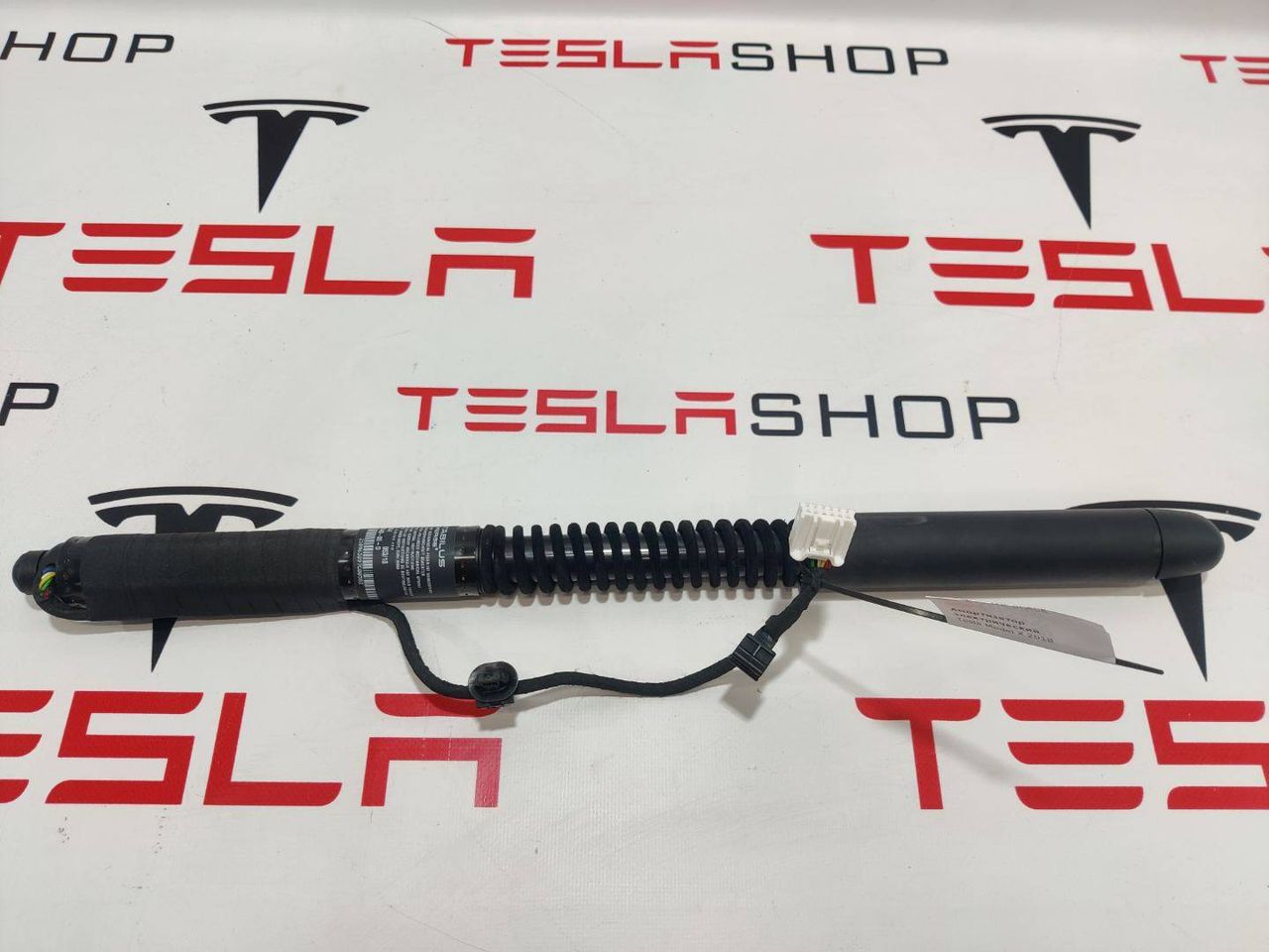 Амортизатор электрический подъемной задней двери Tesla Model X 1 поколение 2018, 1063440-00-D