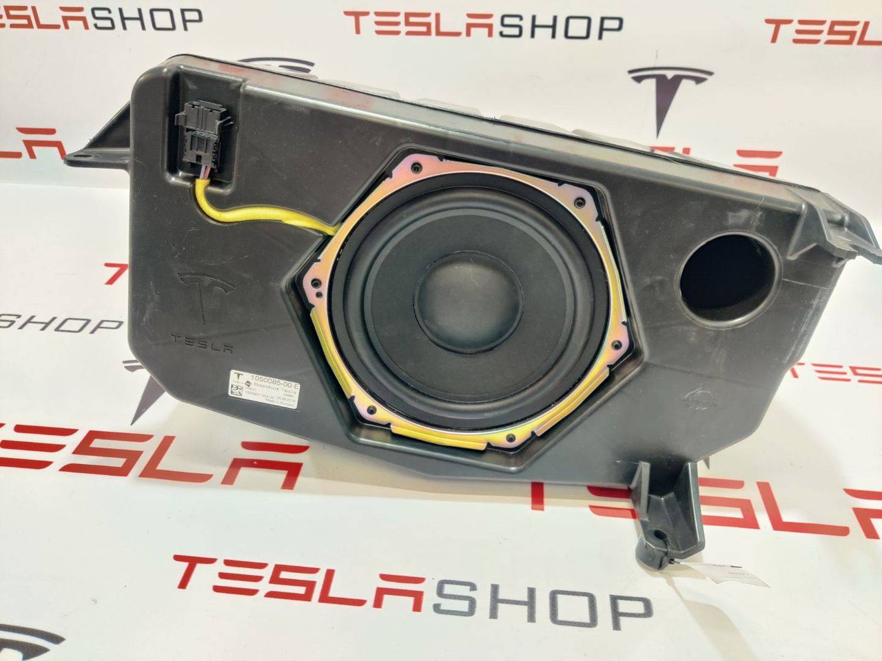 сабвуфер Tesla Model X 1 поколение 2019, электро, 1050085-00-E, 1004833-07-B - фото №1