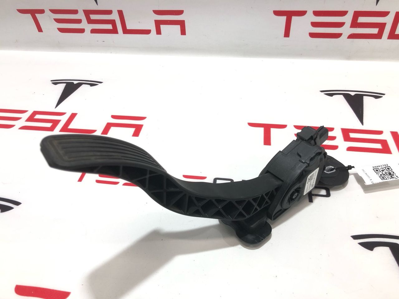 педаль Tesla Model X 1 поколение 2019, 1005307-00-A, 9F836-AA - фото №1