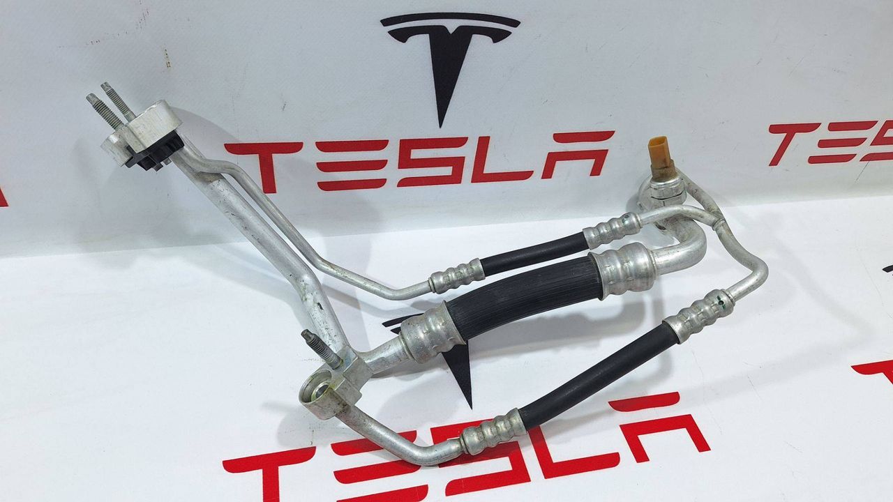 трубка кондиционера Tesla Model X 1 поколение 2018, 1008515-00-B, 1054664-00-B