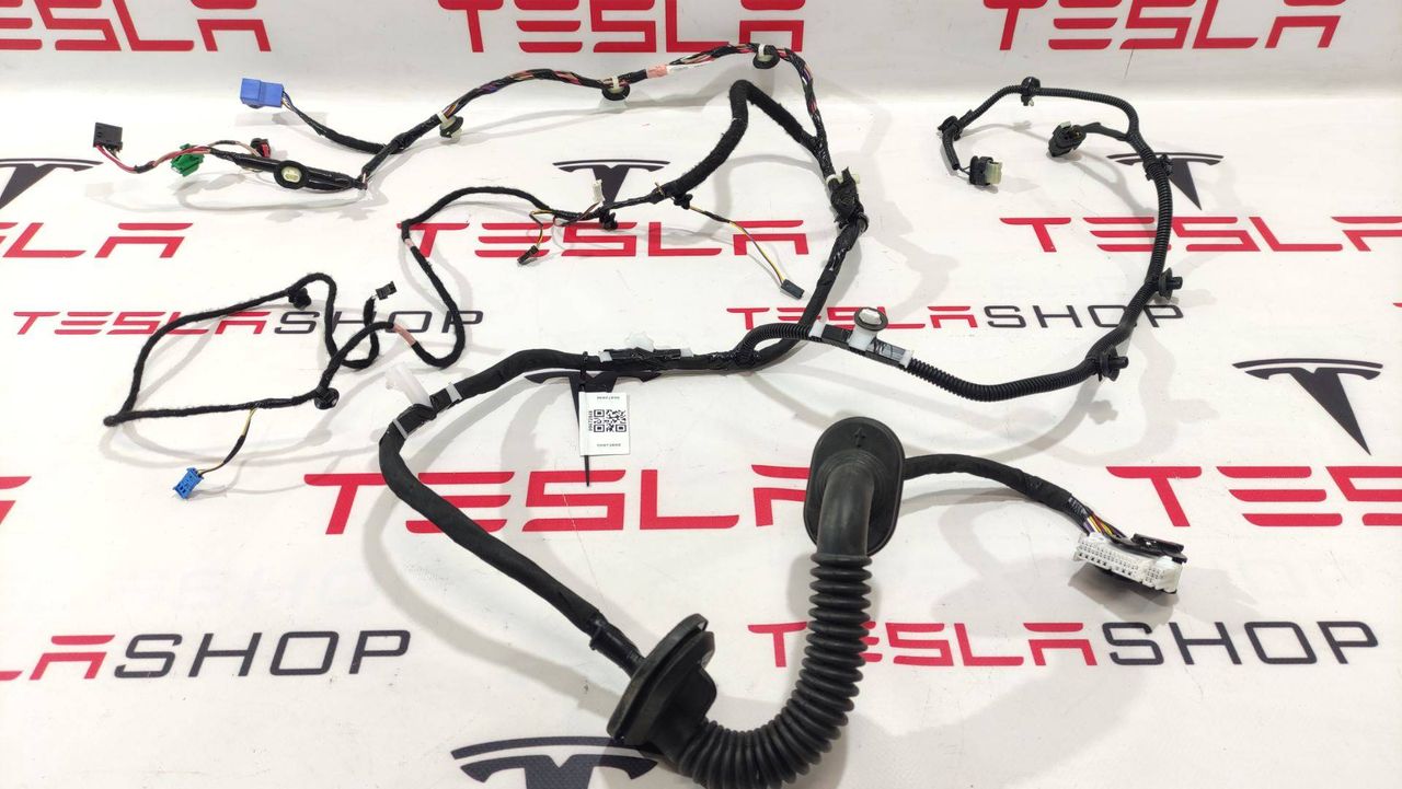 электропривод двери Tesla Model 3 1 поколение (2017 - 2026), 3067963-00-C