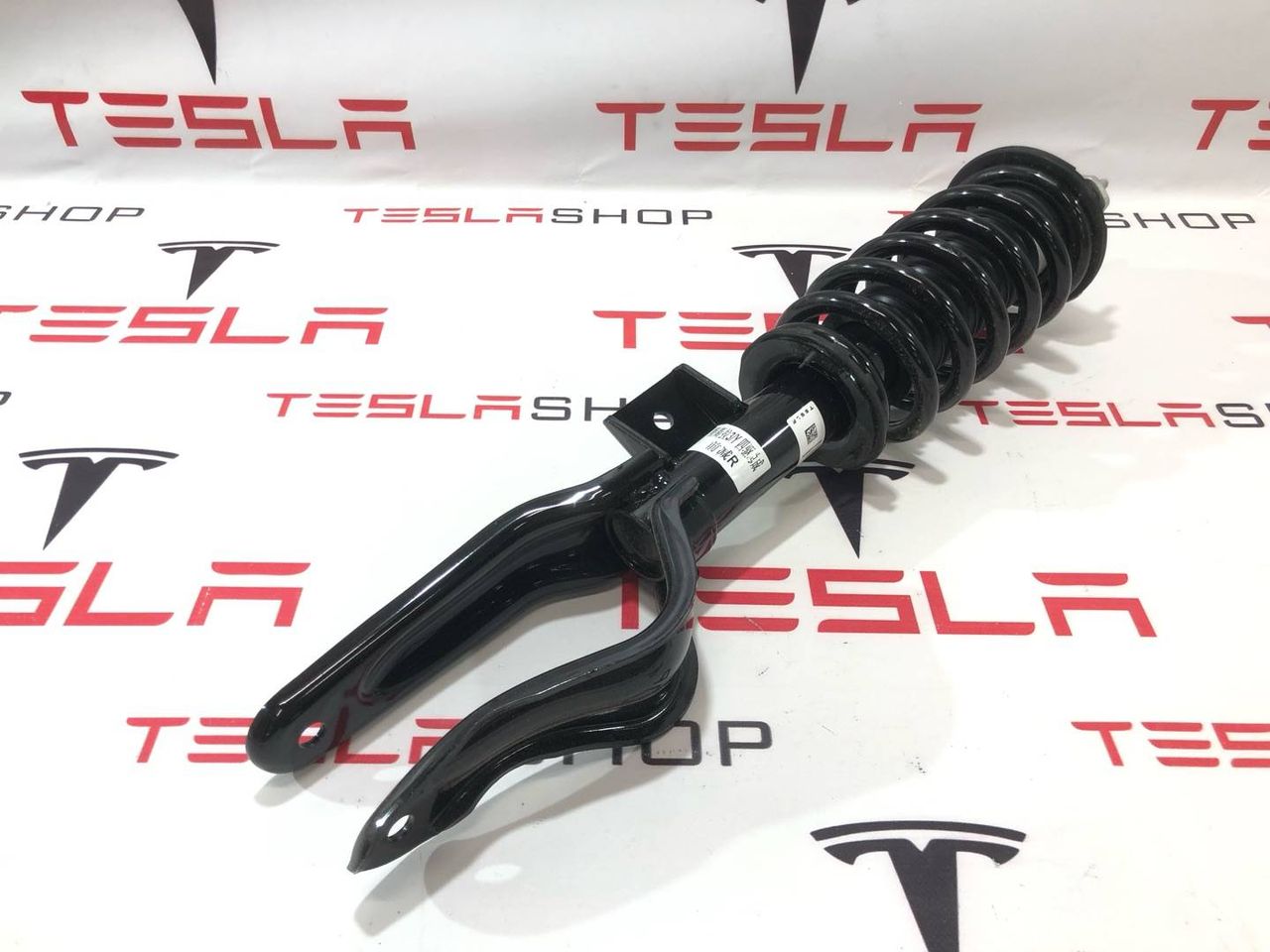амортизатор передний правый Tesla Model Y 1 поколение 2020, 1188368--00-E, 1188065-00-C