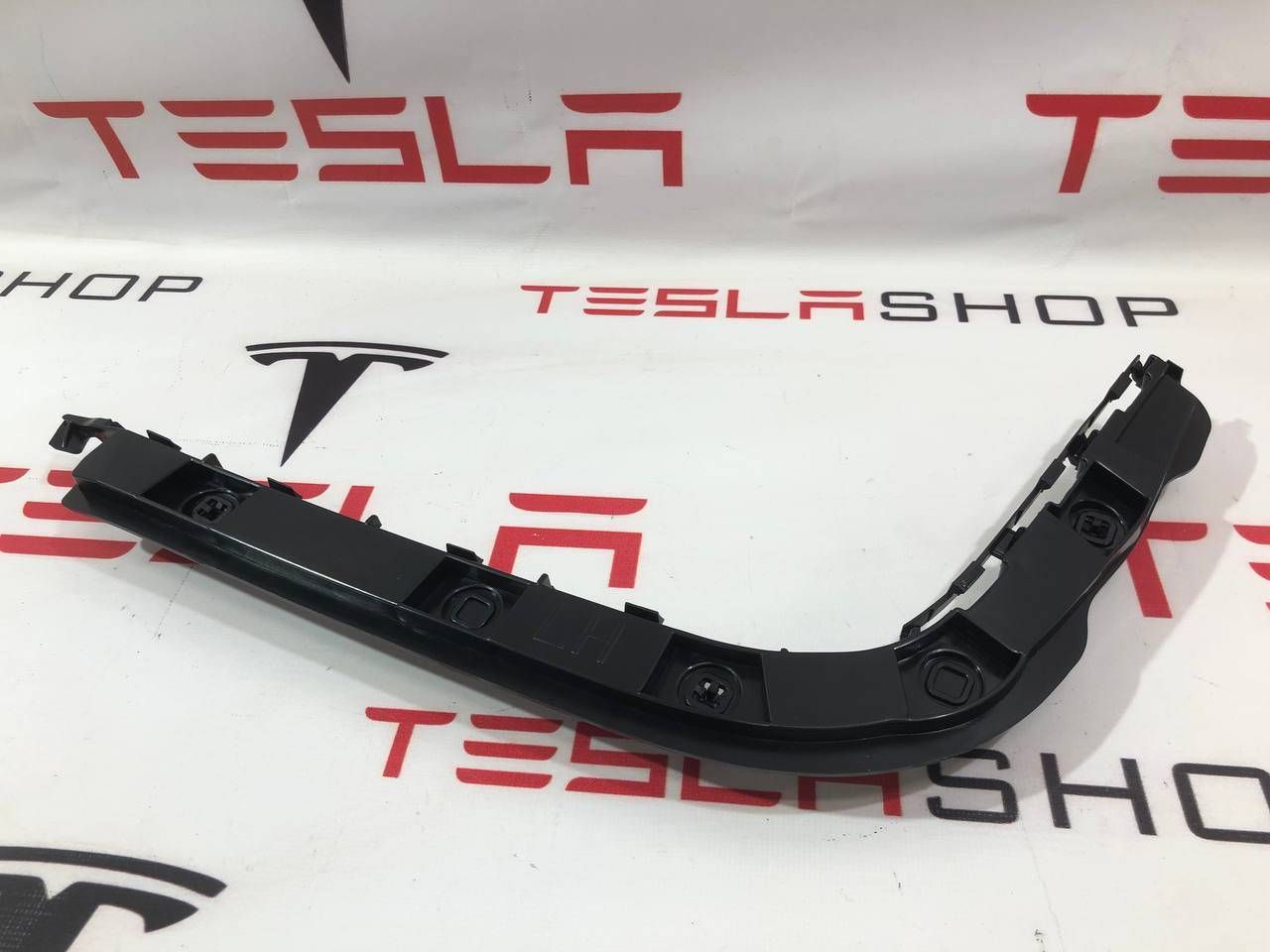 Крепление бампера заднего Tesla Model 3 1 поколение 2021, 1083990-00-I, 1083988-00-I