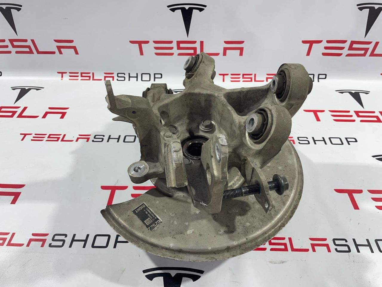 кулак задний правый Tesla Model X 1 поколение [рестайлинг] 2022, 1620416-00-H, 1620410-RH-A