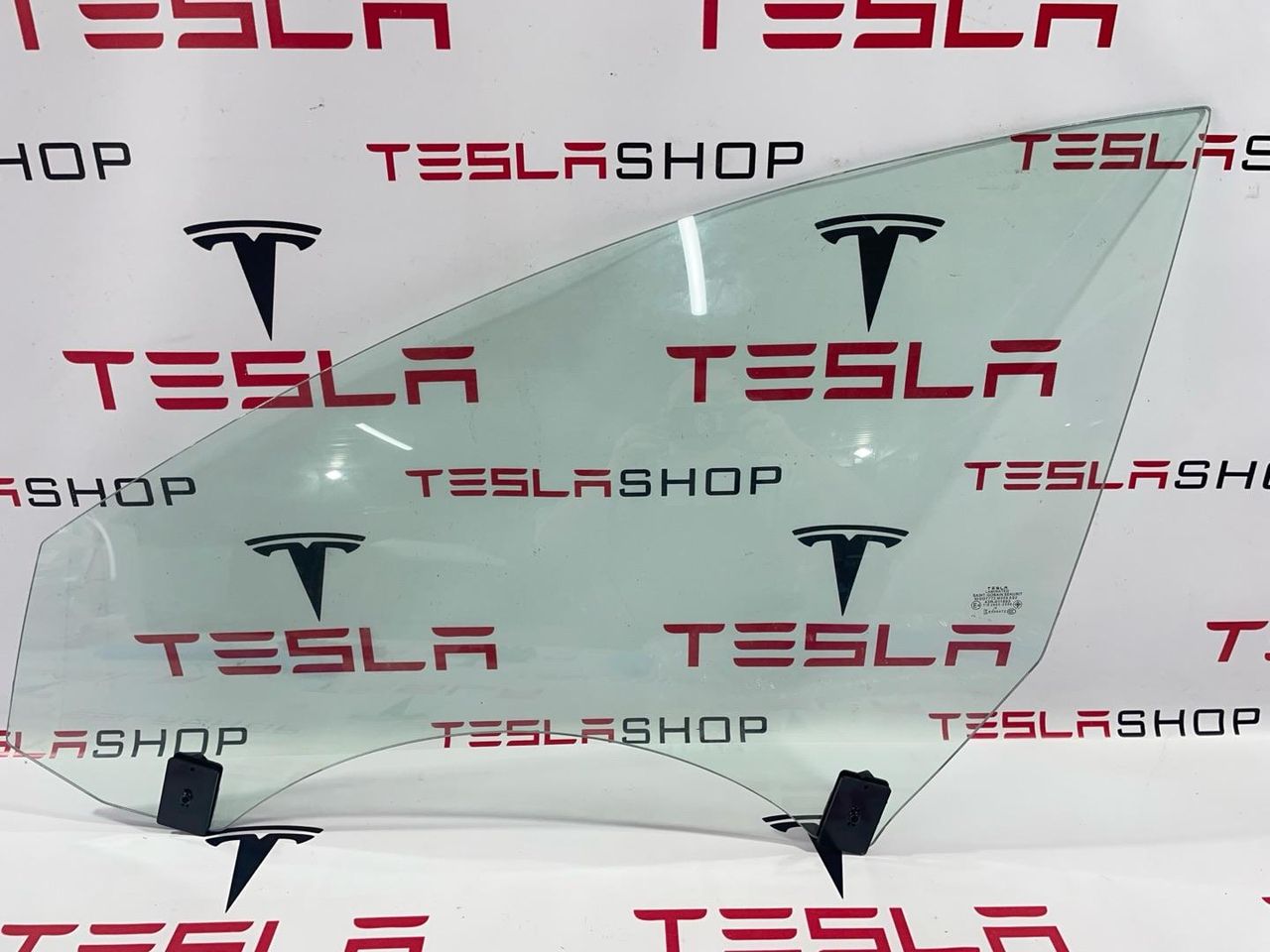 стекло двери передней левой Tesla Model 3 2 поколение 2025, 1568570-00-C