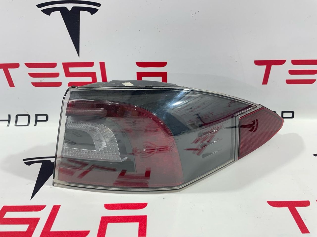 фонарь задний правый Tesla Model S 1 поколение [рестайлинг] 2018, 6005919-00-D, 1022421-00-C