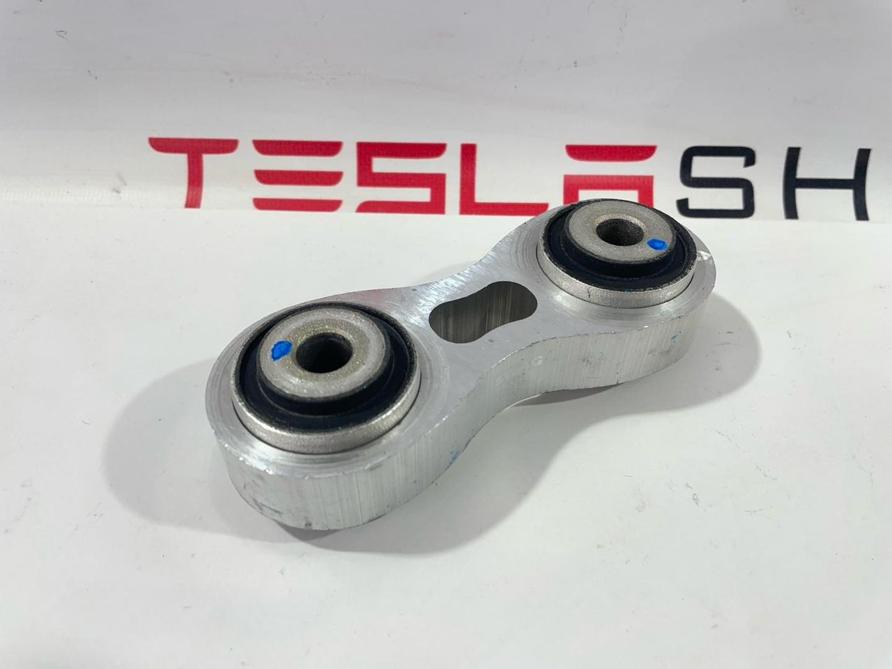 Рычаг задний (косточка) Tesla Model X 1 поколение 2018, 6006895-00-A, 1027441-00-A, 1021422-00-B - фото №1
