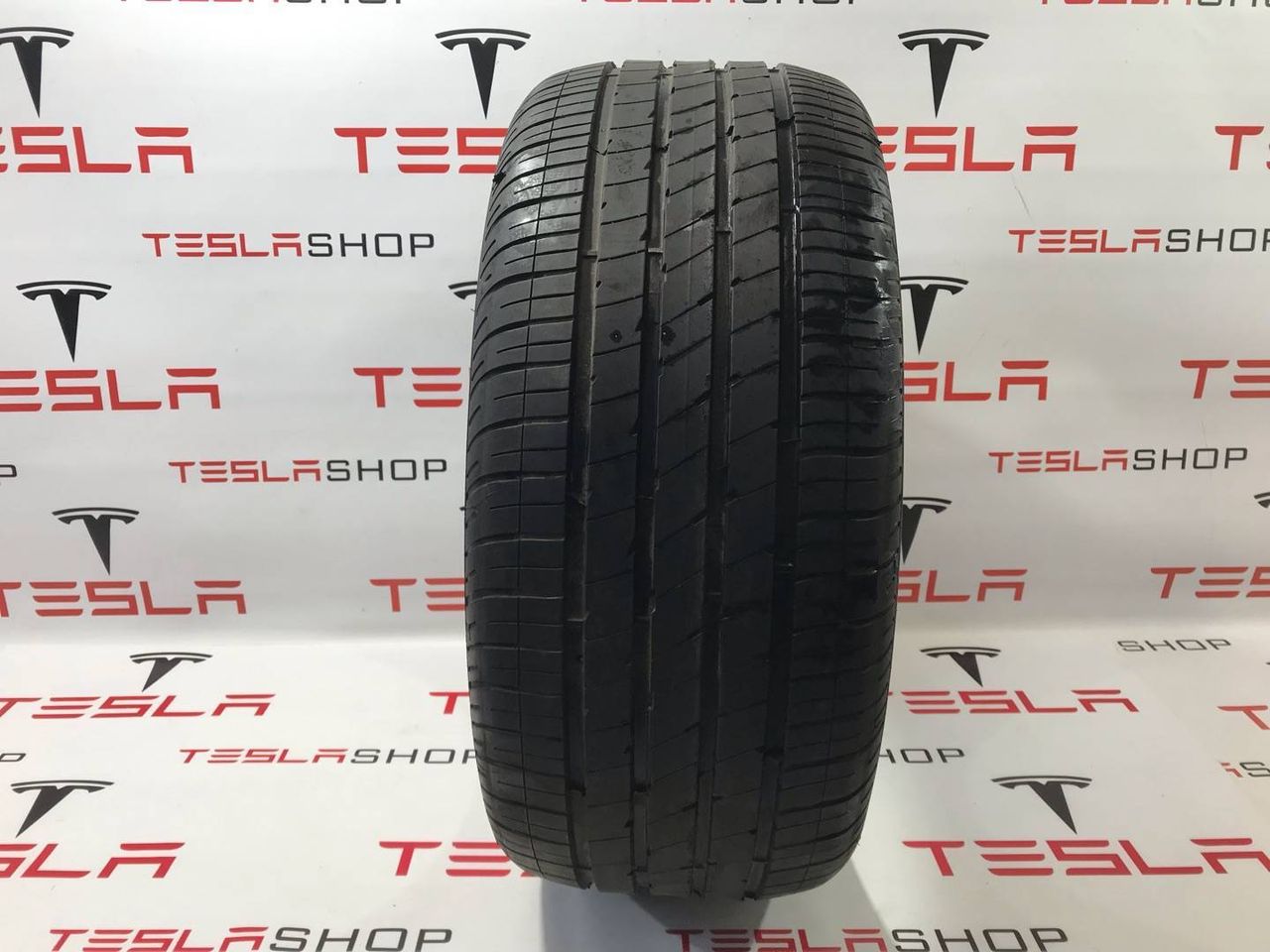 шина Tesla Model Y 1 поколение 2022 - фото №1