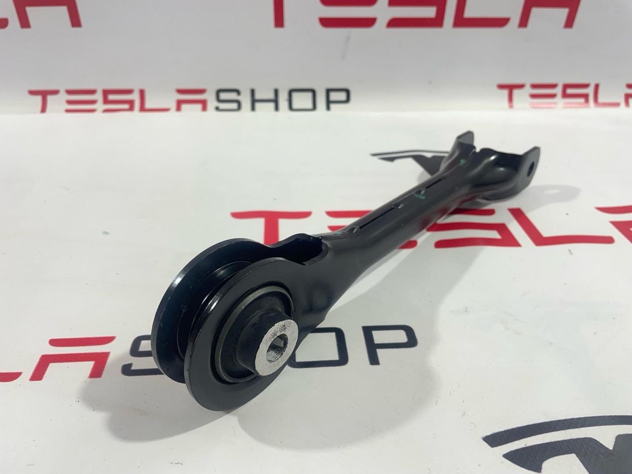 рычаг подвески Tesla Model 3 1 поколение (2017 - 2026), электро, 1044427-00-C, 1044421-00-G - фото №1