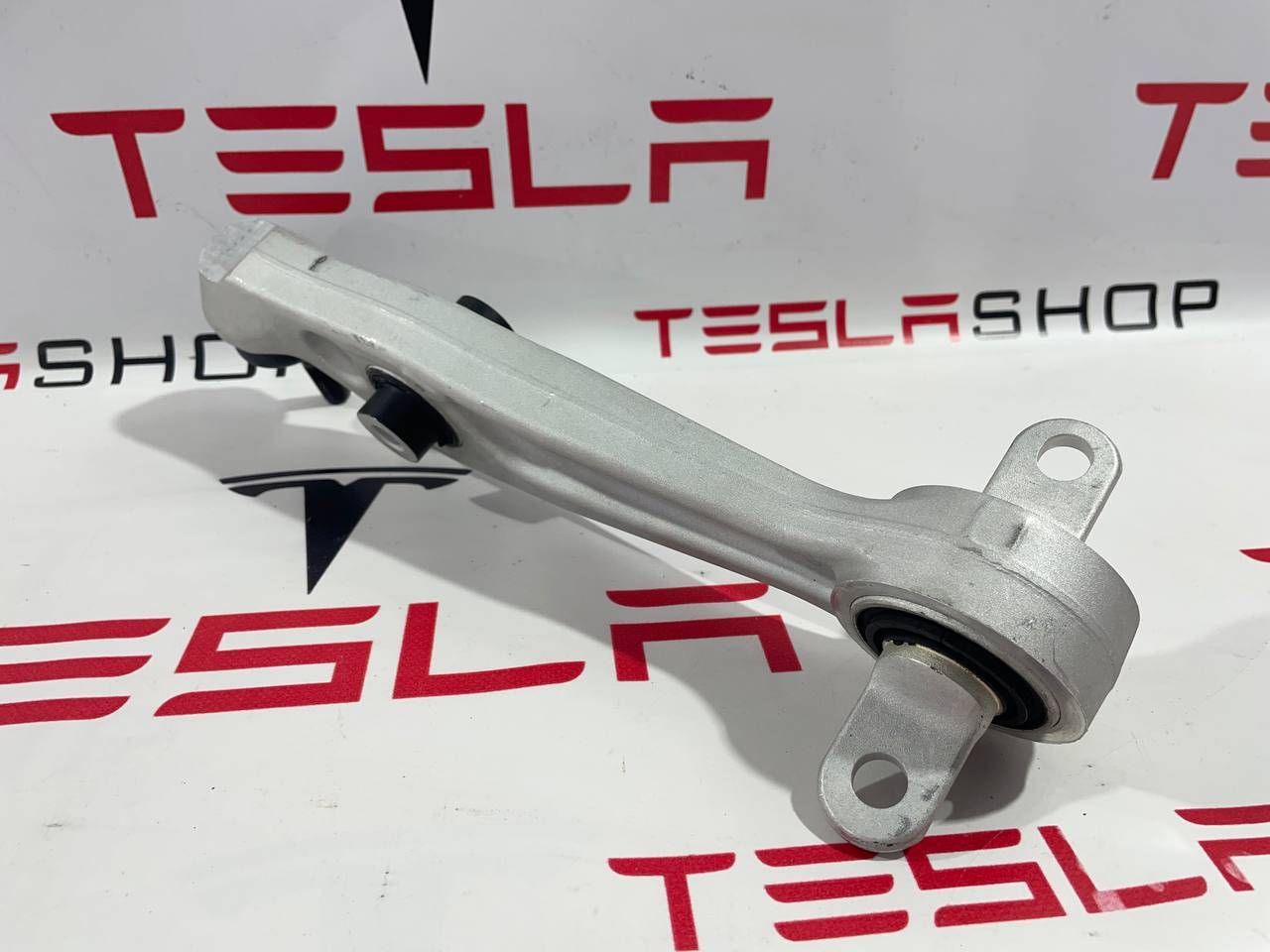 рычаг передний Tesla Model 3 1 поколение 2021, электро, 1044341-00-D - фото №1
