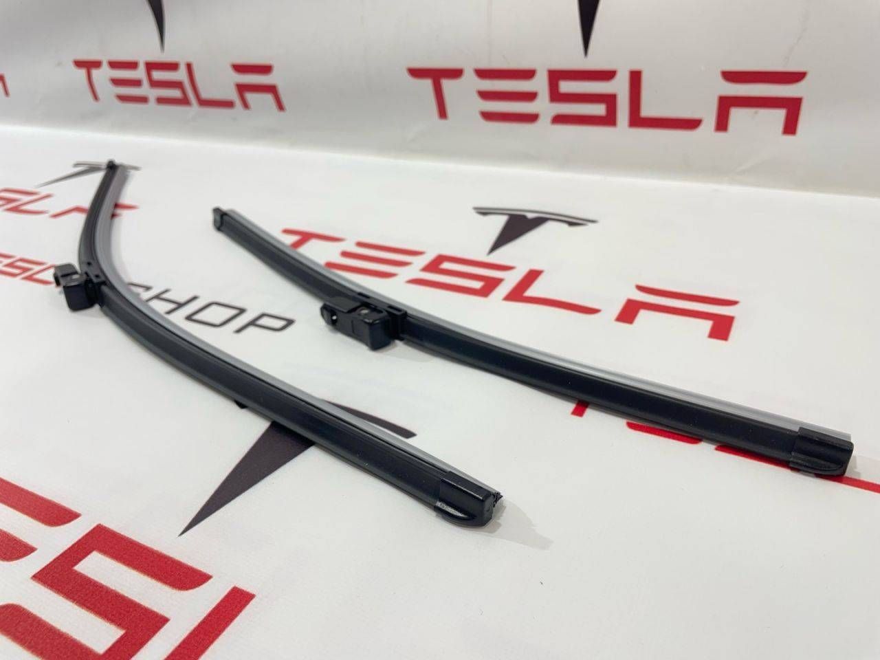 щетки стеклоочистителя Tesla Model Y 1 поколение 2021, 1076731-00-B, 1076730-00-C - фото №1