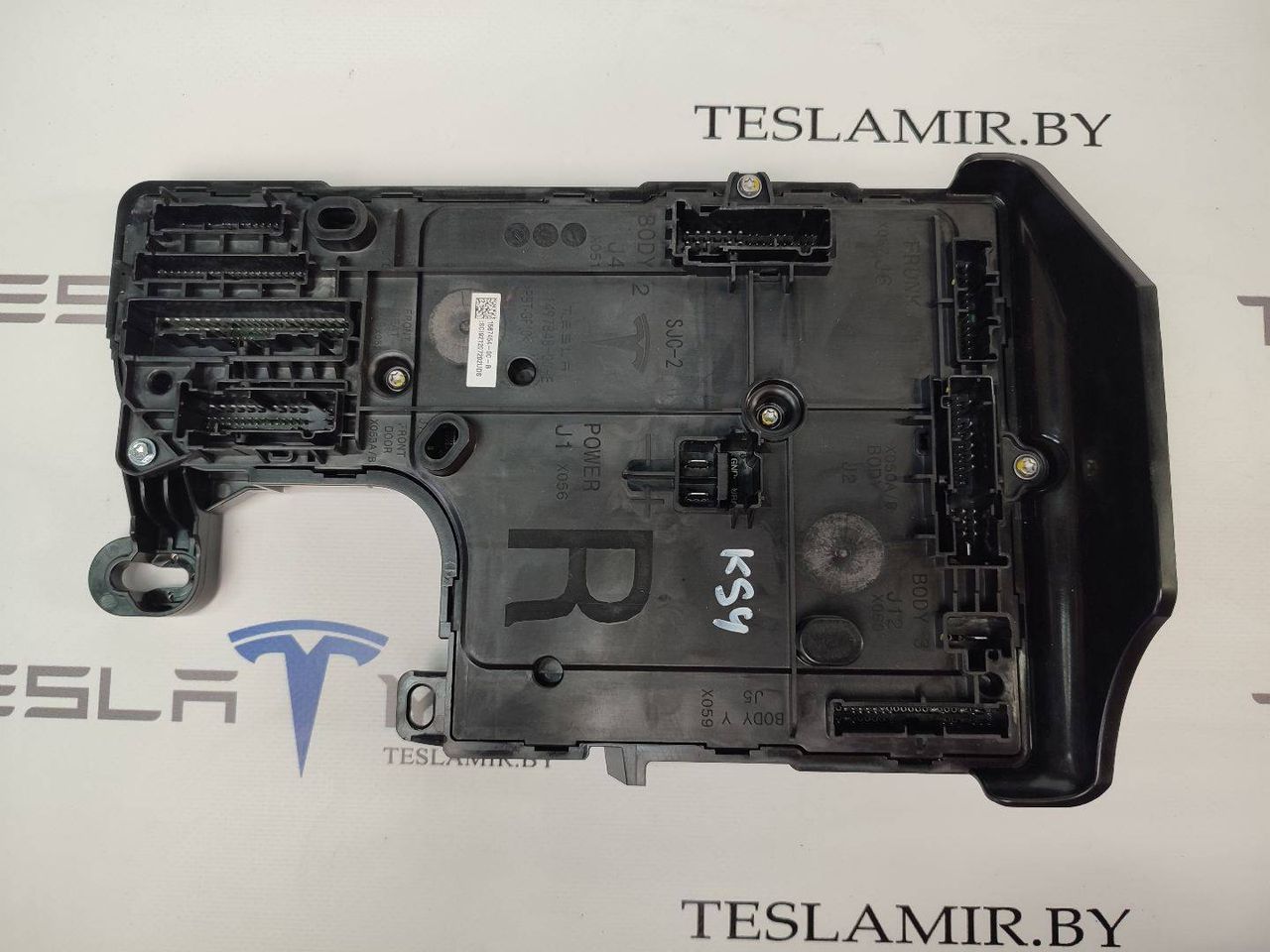 Блок управления BCM (бортовой сети) (Body Control Module) Боди Tesla Model 3 1 поколение 2021, 1100340-32, 1567454-00, 1497848-00, 1566853-00 - фото №1
