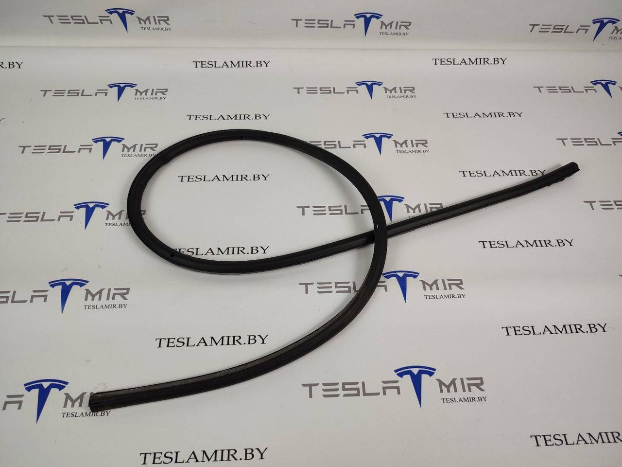 уплотнитель двери Tesla Model 3 1 поколение 2021, 1090493-00, 1090494-00 - фото №1
