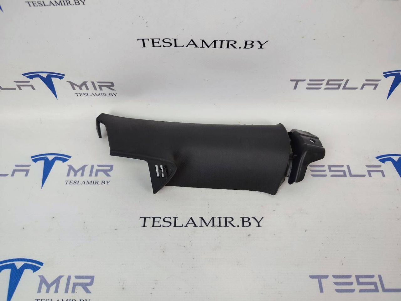 Накладка стойки С внутренняя правая верхняя Tesla Model 3 1 поколение 2020, 1086277-00 - фото №1