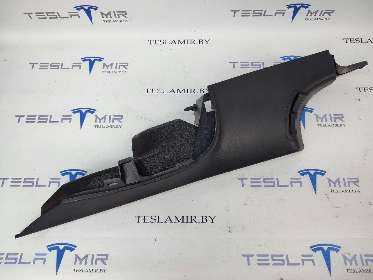 Накладка стойки С внутренняя левая верхняя Tesla Model 3 1 поколение 2020, 1086281-00, 1086281-88 - фото №1