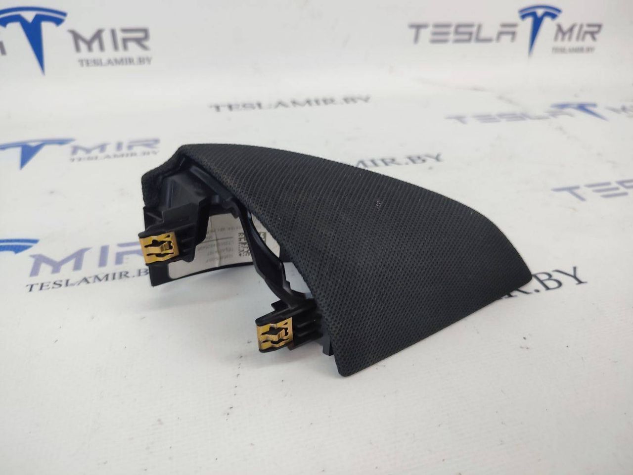 сетка на динамик Tesla Model 3 1 поколение 2020, 1095686-00, 1095688-00 - фото №1
