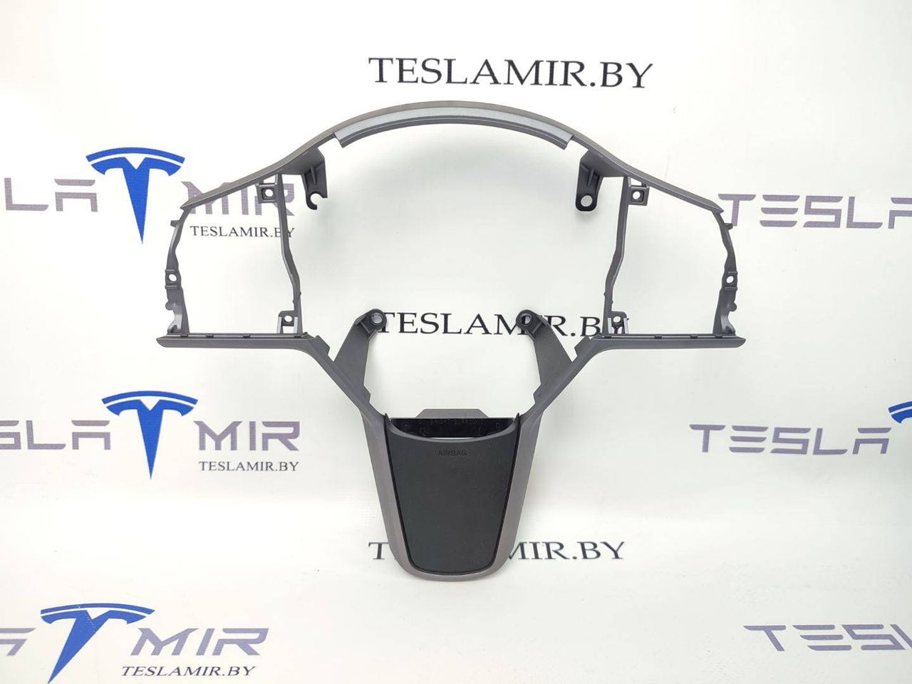 Корпус декоративный подушки безопасности (руля) водителя Tesla Model Y 1 поколение 2021, 1095222-00, 1096972-00, 1105324-00 - фото №1