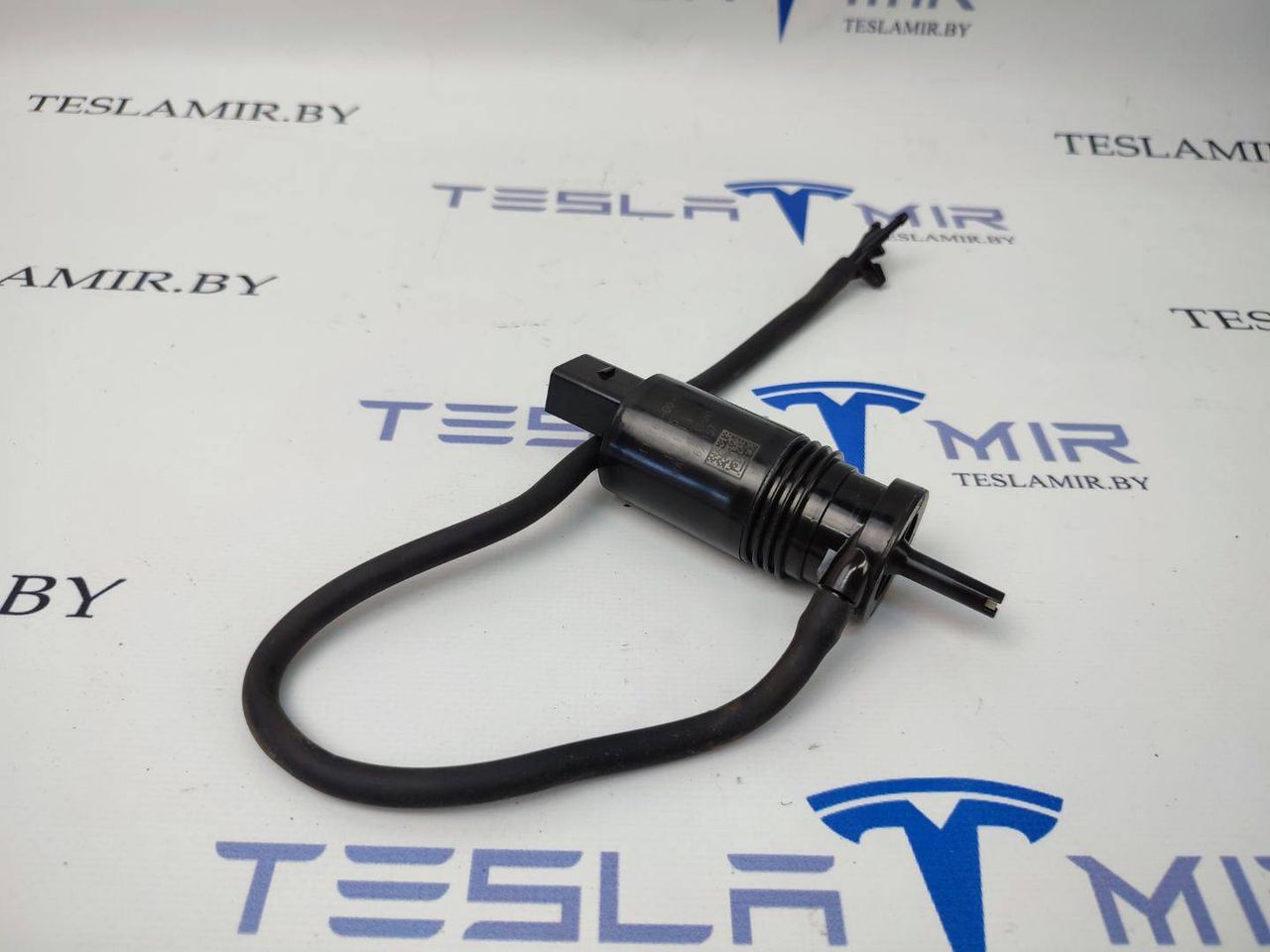 Насос (моторчик) бачка омывателя Tesla Model 3 1 поколение 2020, 1110164-00 - фото №1