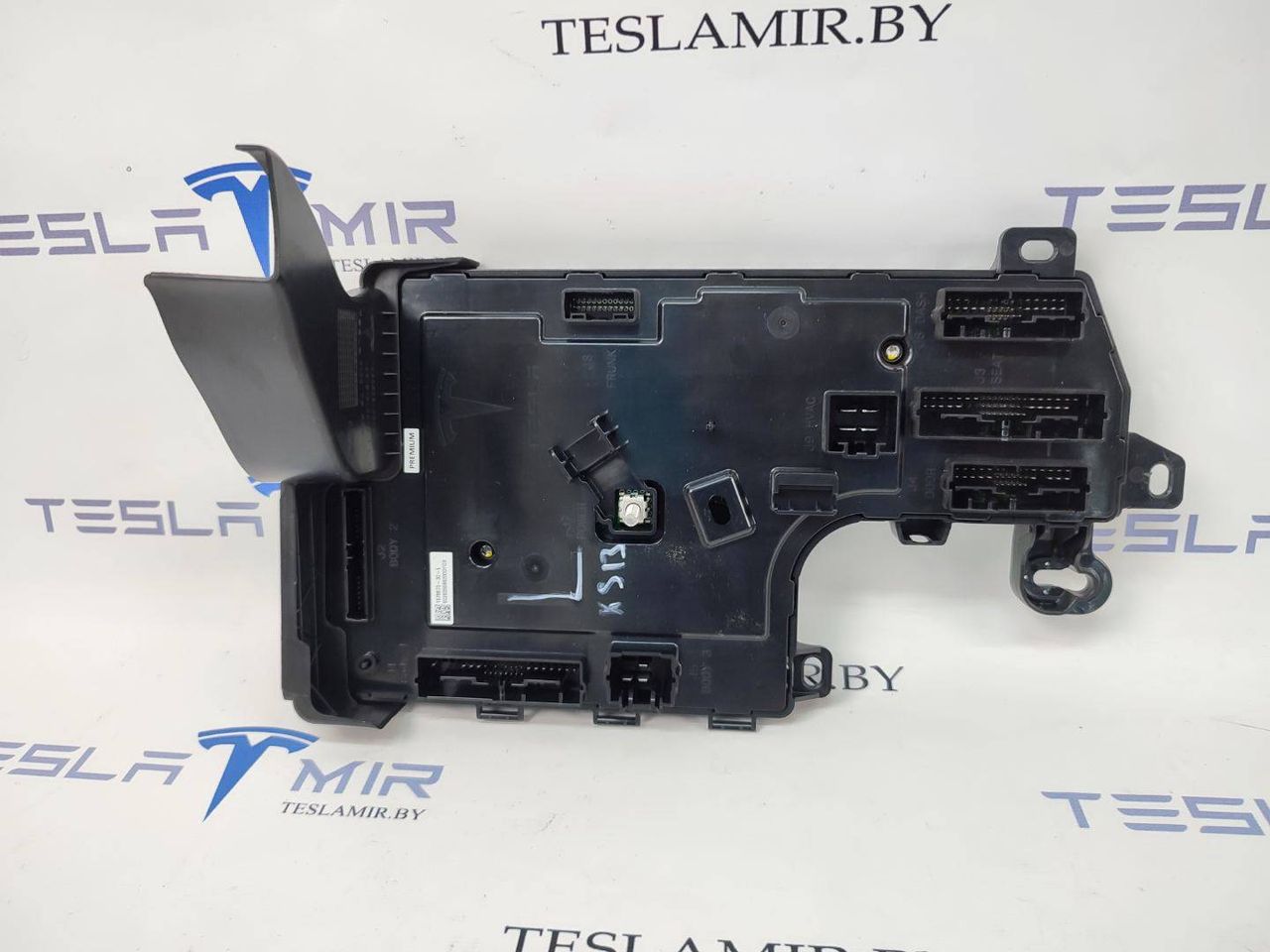 Блок управления BCM (бортовой сети) (Body Control Module) Боди Tesla Model 3 1 поколение 2020, 1567455-00, 1078673-90, 1078673-99, 1078673-32, 1497850-00, 1567359-00 - фото №1