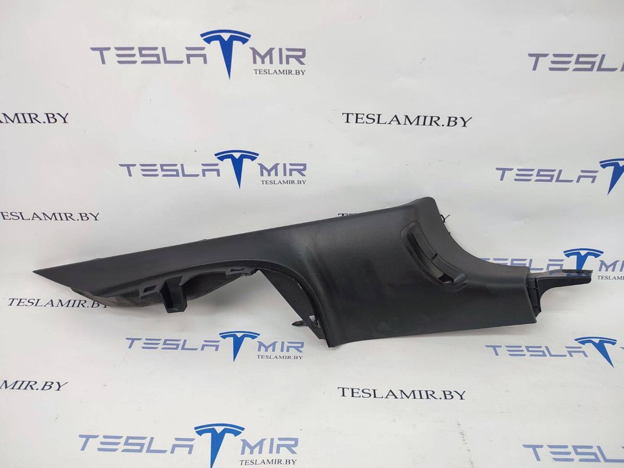 Накладка стойки С внутренняя правая верхняя Tesla Model 3 1 поколение 2022, 1086285-88, 1086285-00 - фото №1
