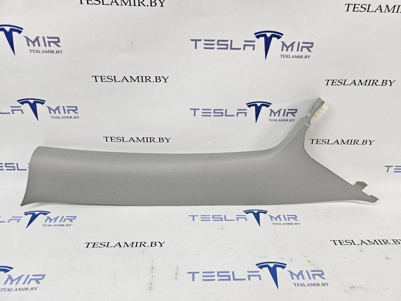 Накладка декоративная стойки А внутренняя правая верхняя Tesla Model 3 1 поколение 2022, 1086241-91, 1086241-00 - фото №1