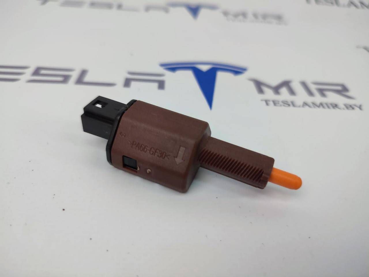 Датчик педали тормоза (лягушка) Tesla Model 3 1 поколение 2022, 1044681-00 - фото №1