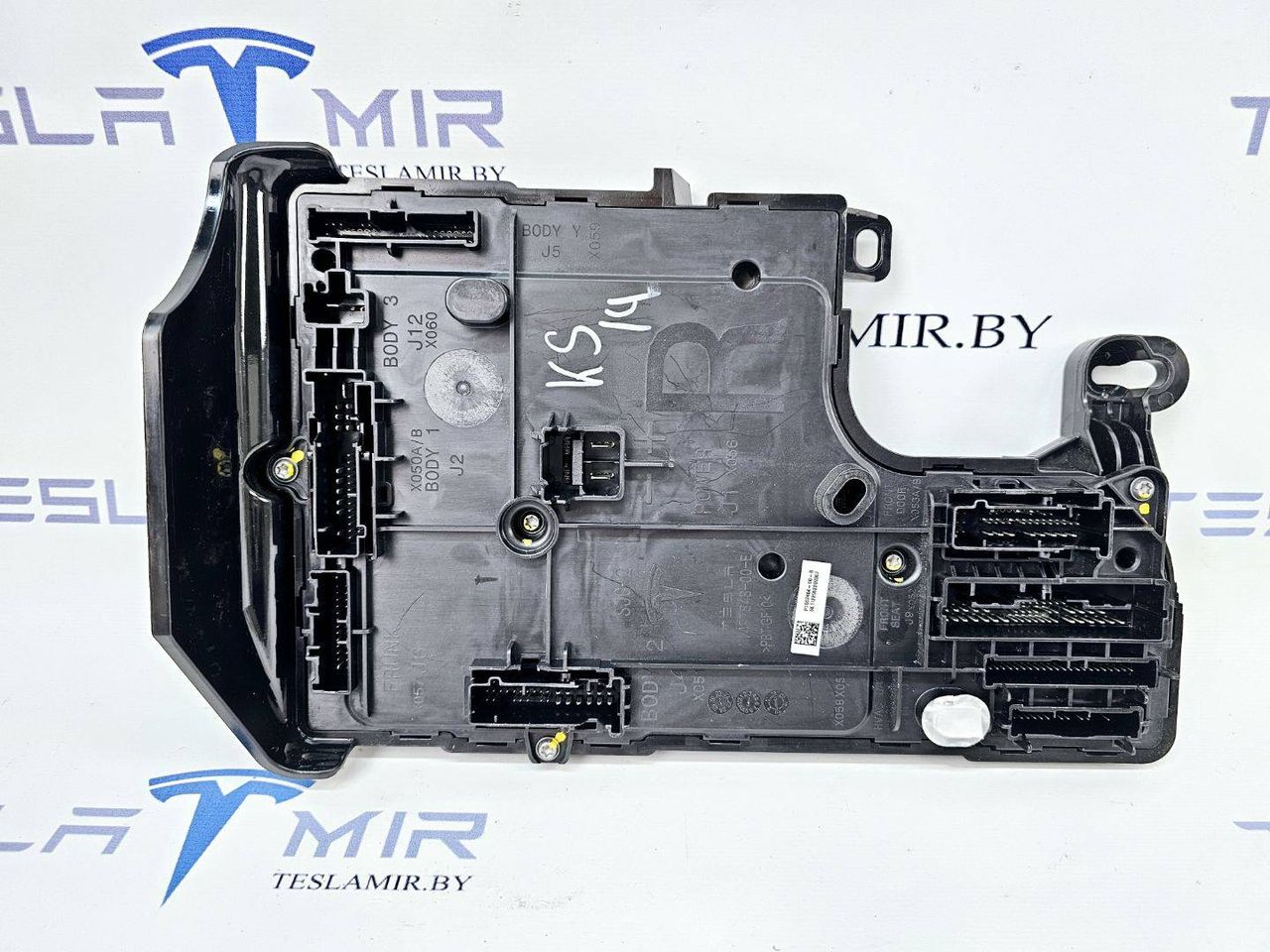 Блок управления BCM (бортовой сети) (Body Control Module) Боди Tesla Model 3 1 поколение 2022, 1100340-32, 1567454-00, 1497848-00, 1566853-00 - фото №1
